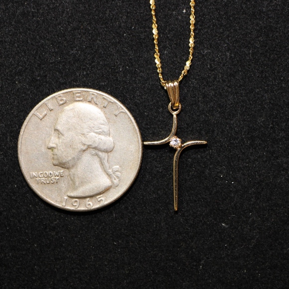 14K GF Vintage Gold Filled Crucifix Cross Pendant - Picture 5 of 8